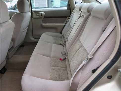 Used 2004 Chevrolet Impala w/ Preferred Equipment Group image 4