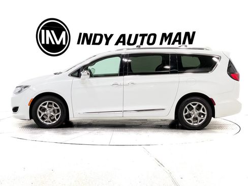 Used 2018 Chrysler Pacifica Limited image 7