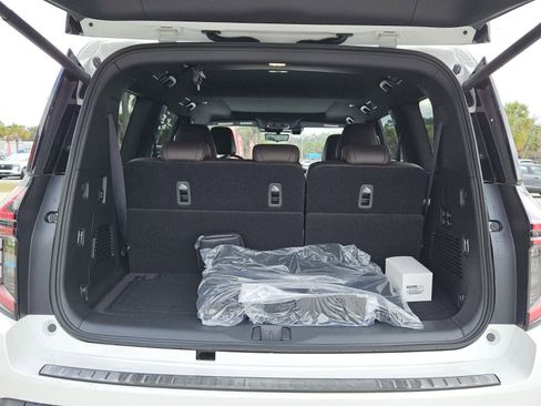 New 2026 Nissan Armada Platinum image 6