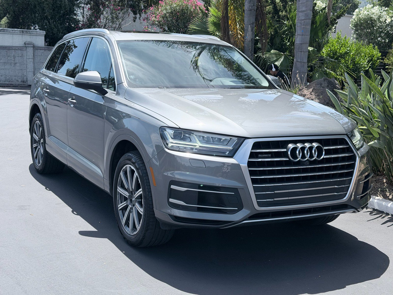 Used 2017 Audi Q7 3.0T Prestige AWD/4WD image 4
