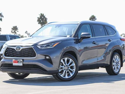 Certified 2022 Toyota Highlander Limited image 1