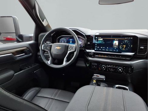 Used 2024 Chevrolet Silverado 1500 High Country w/ High Country Premium Package image 11