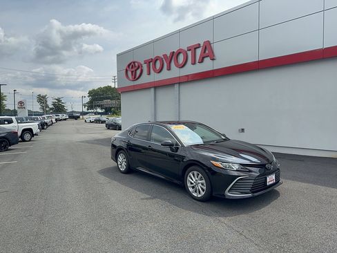 Certified 2023 Toyota Camry LE w/ Convenience Package AWD/4WD image 1