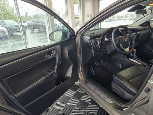 Used 2017 Toyota Corolla XLE w/ Carpet Mat Package (TMS) image 18