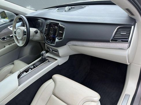Used 2022 Volvo XC90 T6 Inscription w/ Lounge Package AWD/4WD image 30