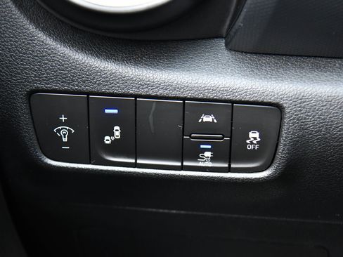 Used 2021 Hyundai Kona Limited FWD image 32