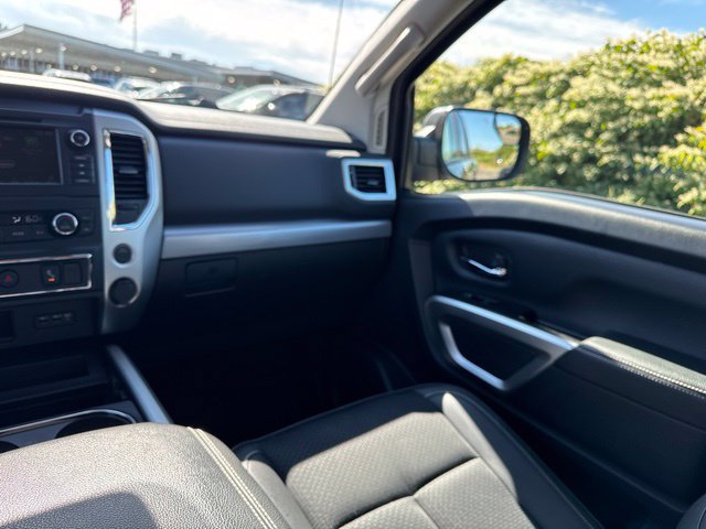 Used 2019 Nissan Titan PRO-4X AWD/4WD image 12