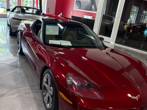 Used 2007 Chevrolet Corvette Coupe w/ Preferred Equipment Group RWD image 3