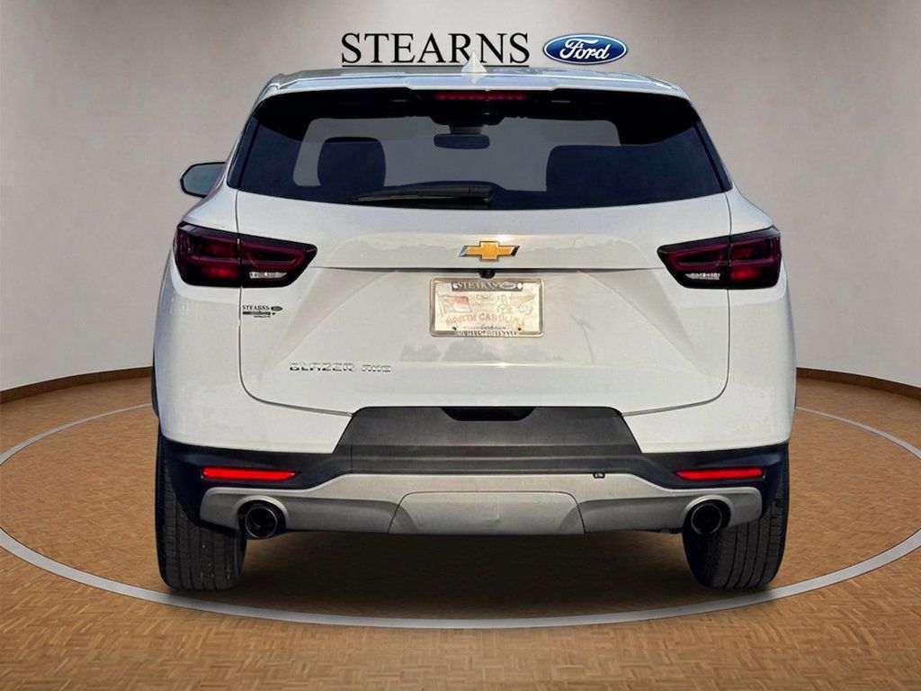 Used 2025 Chevrolet Blazer LT AWD/4WD image 17