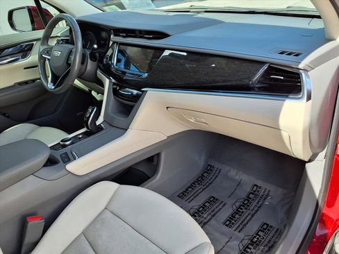 Used 2021 Cadillac XT6 Premium Luxury image 8