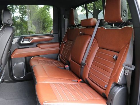 Used 2025 GMC Sierra 3500 Denali Ultimate image 15