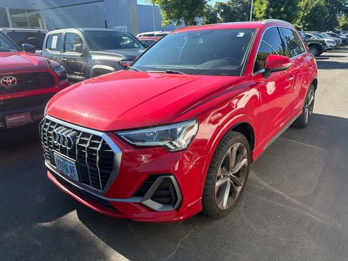 Used 2020 Audi Q3 2.0T Premium Plus w/ Premium Plus Package AWD/4WD image 3