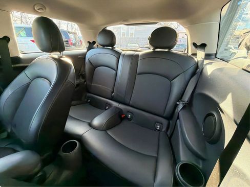 Used 2018 MINI Cooper 2-Door Hardtop w/ Signature Line Package image 10