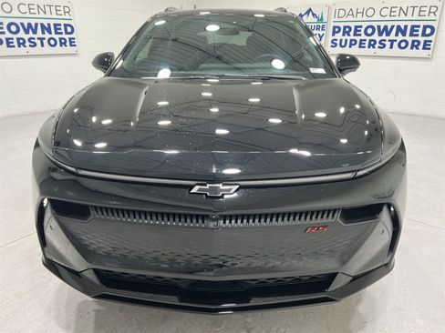 Used 2024 Chevrolet Equinox EV RS image 3