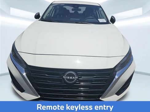 Used 2025 Nissan Altima 2.5 S FWD image 6