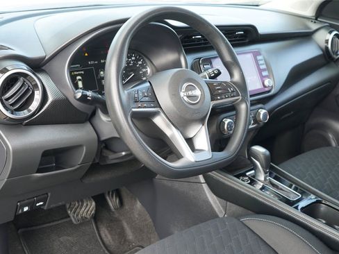Used 2024 Nissan Kicks SV FWD image 9