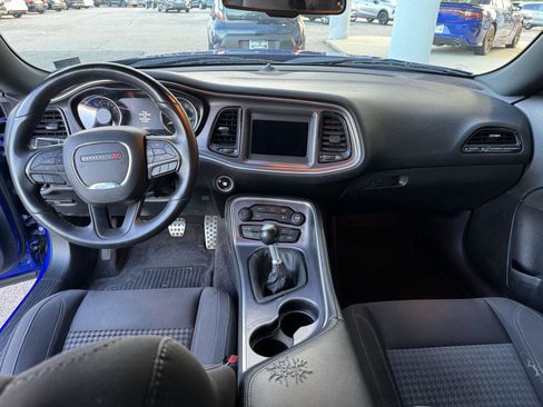 Used 2018 Dodge Challenger R/T image 15