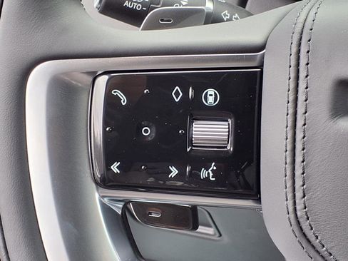 New 2025 Land Rover Range Rover Long Wheelbase SE image 16