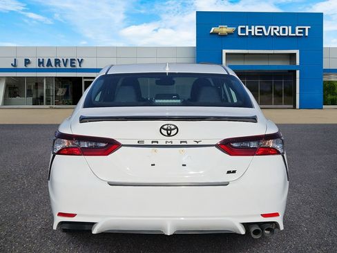 Used 2024 Toyota Camry SE image 5