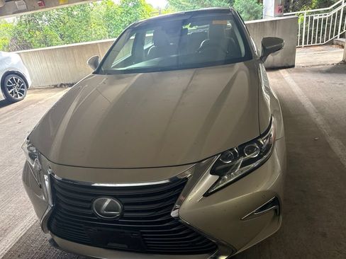Used 2017 Lexus ES 350 FWD image 2