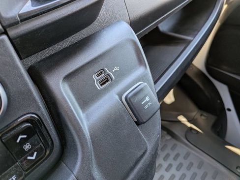 Used 2023 RAM ProMaster 2500 FWD image 8