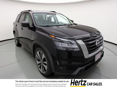 Used 2025 Nissan Pathfinder SV