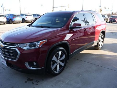 Used 2021 Chevrolet Traverse LT w/ LT Premium Package image 32