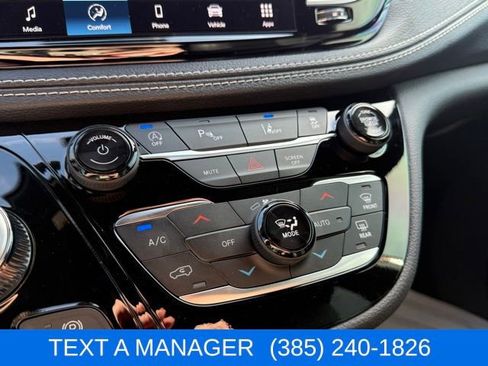 New 2026 Chrysler Pacifica Select w/ S Appearance Package image 4