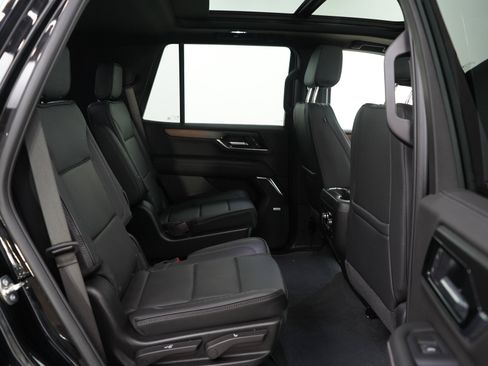 Used 2026 GMC Yukon Denali w/ Sun & Power Step Package AWD/4WD image 12