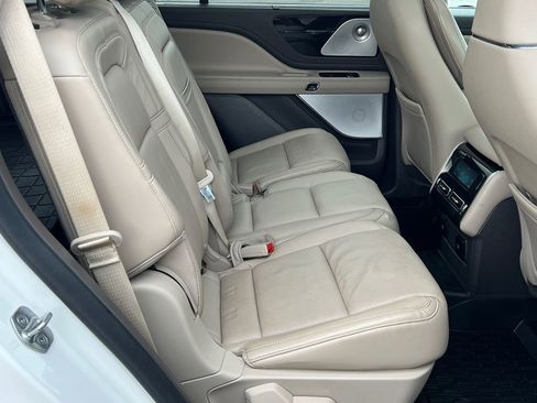 Used 2020 Lincoln Aviator Reserve w/ Equipment Group 201A AWD/4WD image 12