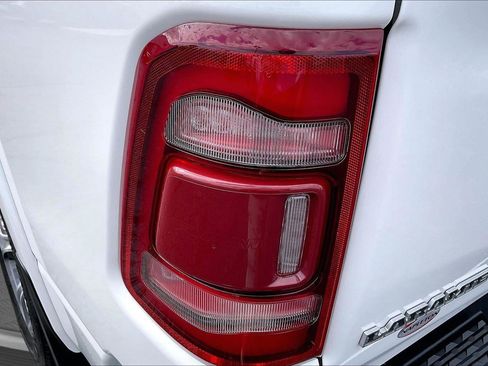 Used 2022 RAM 1500 Laramie AWD/4WD image 29