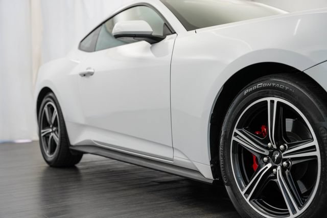 Used 2025 Ford Mustang Coupe RWD image 30