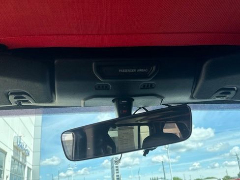 Used 2018 Jeep Wrangler Unlimited Sahara w/ Dual Top Group AWD/4WD image 26