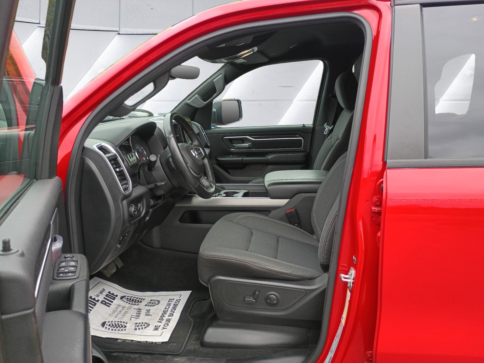 Used 2023 RAM 1500 Big Horn AWD/4WD image 12