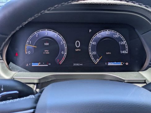 Used 2025 Jeep Grand Cherokee Altitude AWD/4WD image 19