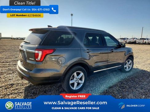 Used 2018 Ford Explorer XLT FWD image 4