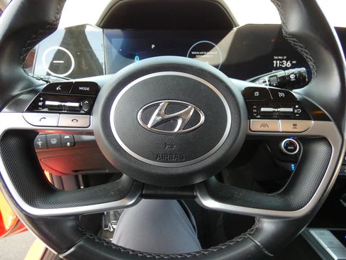 Used 2023 Hyundai Elantra Limited image 57