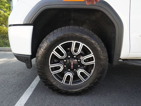Used 2022 GMC Sierra 2500 AT4 w/ AT4 Preferred Package AWD/4WD image 41