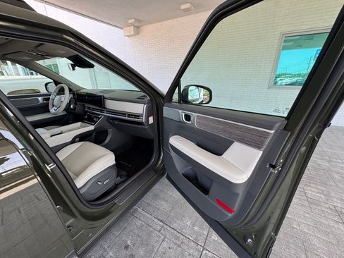 Used 2025 Hyundai Santa Fe Limited FWD image 16