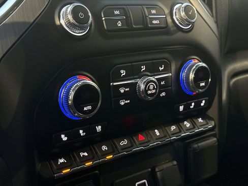 Used 2021 GMC Sierra 1500 Denali w/ Denali Ultimate Package image 18