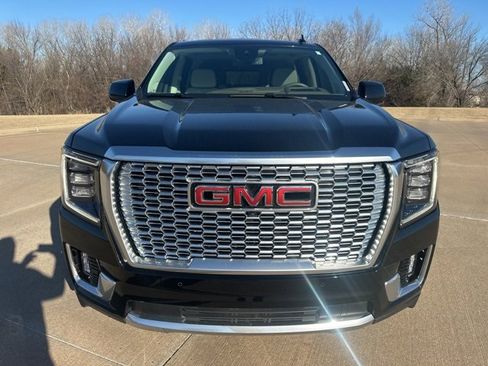 Used 2023 GMC Yukon XL Denali image 8