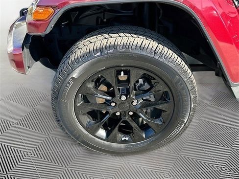 Certified 2021 Jeep Wrangler Unlimited Sahara image 29