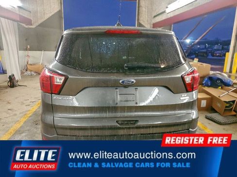 Used 2019 Ford Escape SE image 11