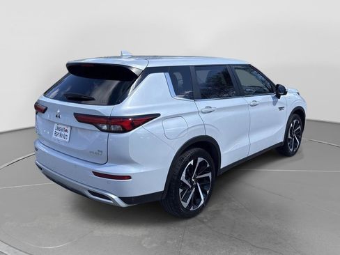 Used 2024 Mitsubishi Outlander 4WD Plug-In Hybrid image 11