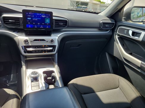 Used 2022 Ford Explorer XLT RWD image 17