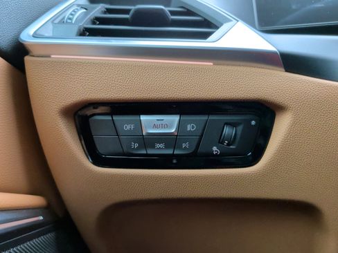 Used 2023 BMW 330i xDrive Sedan w/ Premium Package image 22