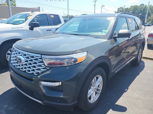 Used 2023 Ford Explorer XLT w/ Equipment Group 202A AWD/4WD image 2