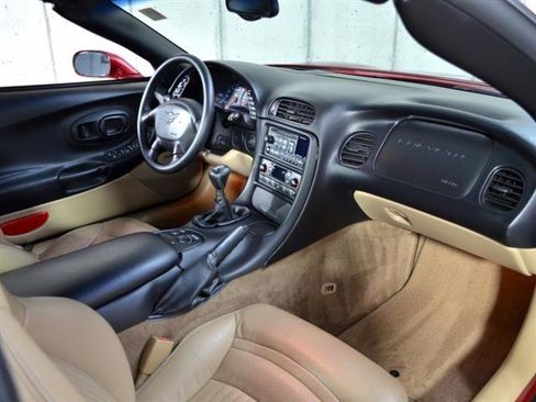 Used 2004 Chevrolet Corvette Coupe w/ Preferred Equipment Group image 20