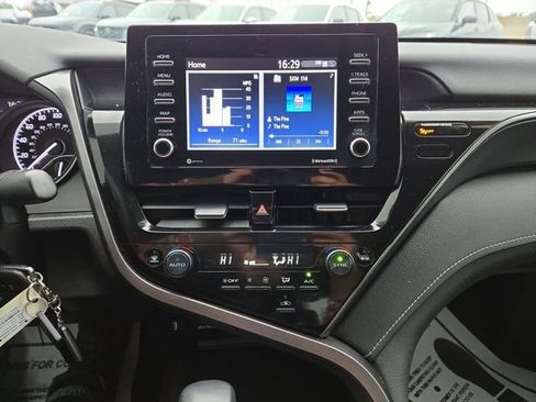 Used 2023 Toyota Camry SE image 21