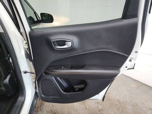 Used 2018 Jeep Compass Limited AWD/4WD image 28